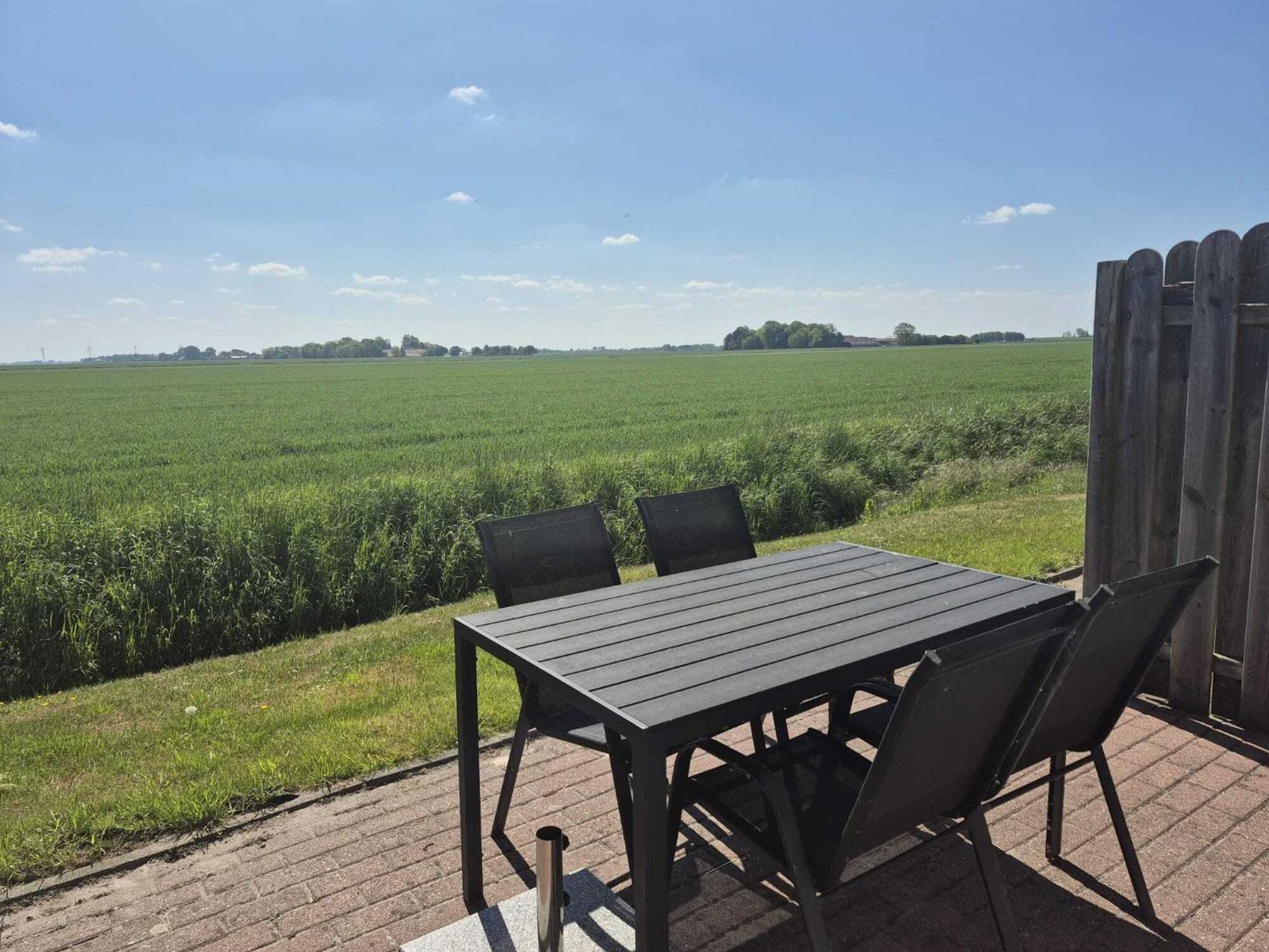 Ferienhaeuser Freiblick Ditzumerverlaat Rom bilde